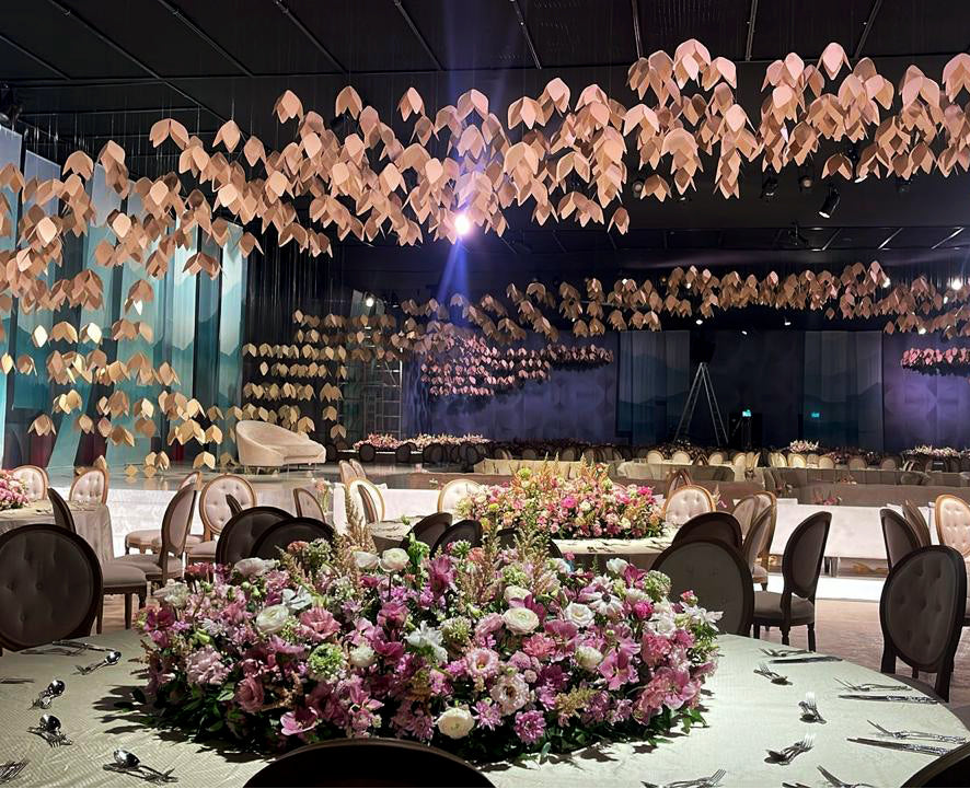 Floral event styling in Dubai with a statement arrangement