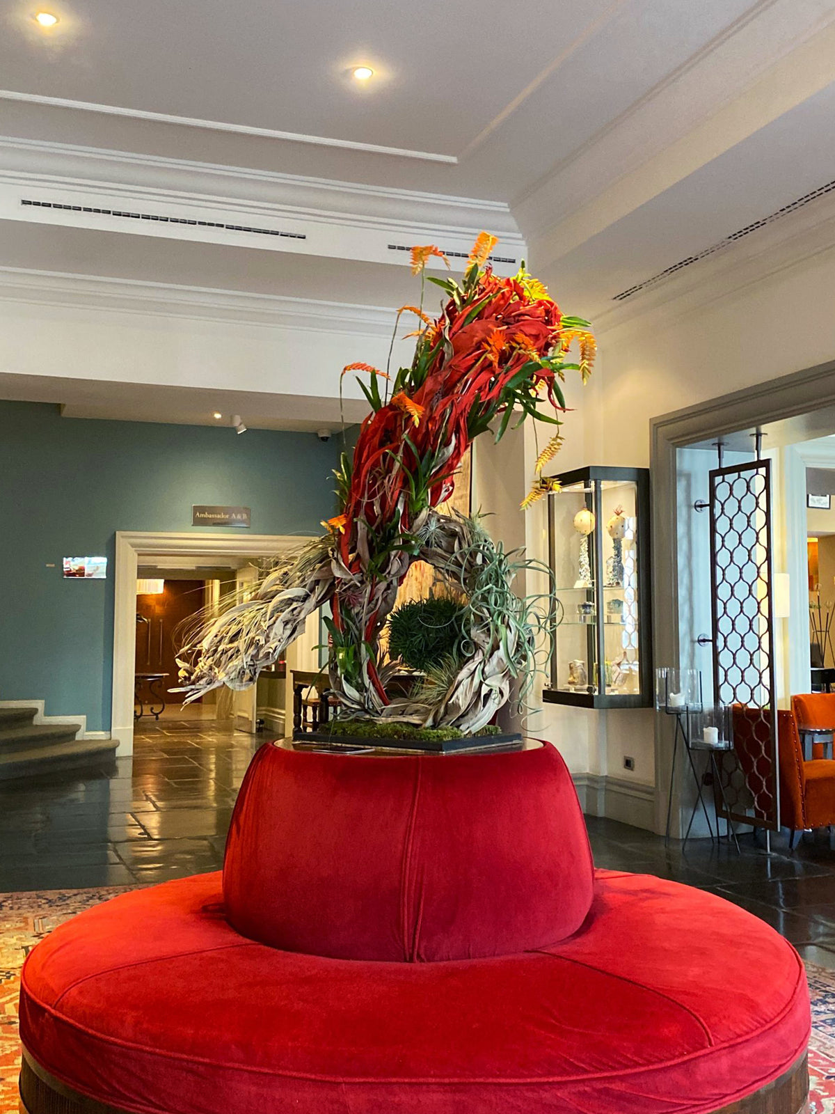 Hotel flower arrangements in Dubai for a lobby or suite