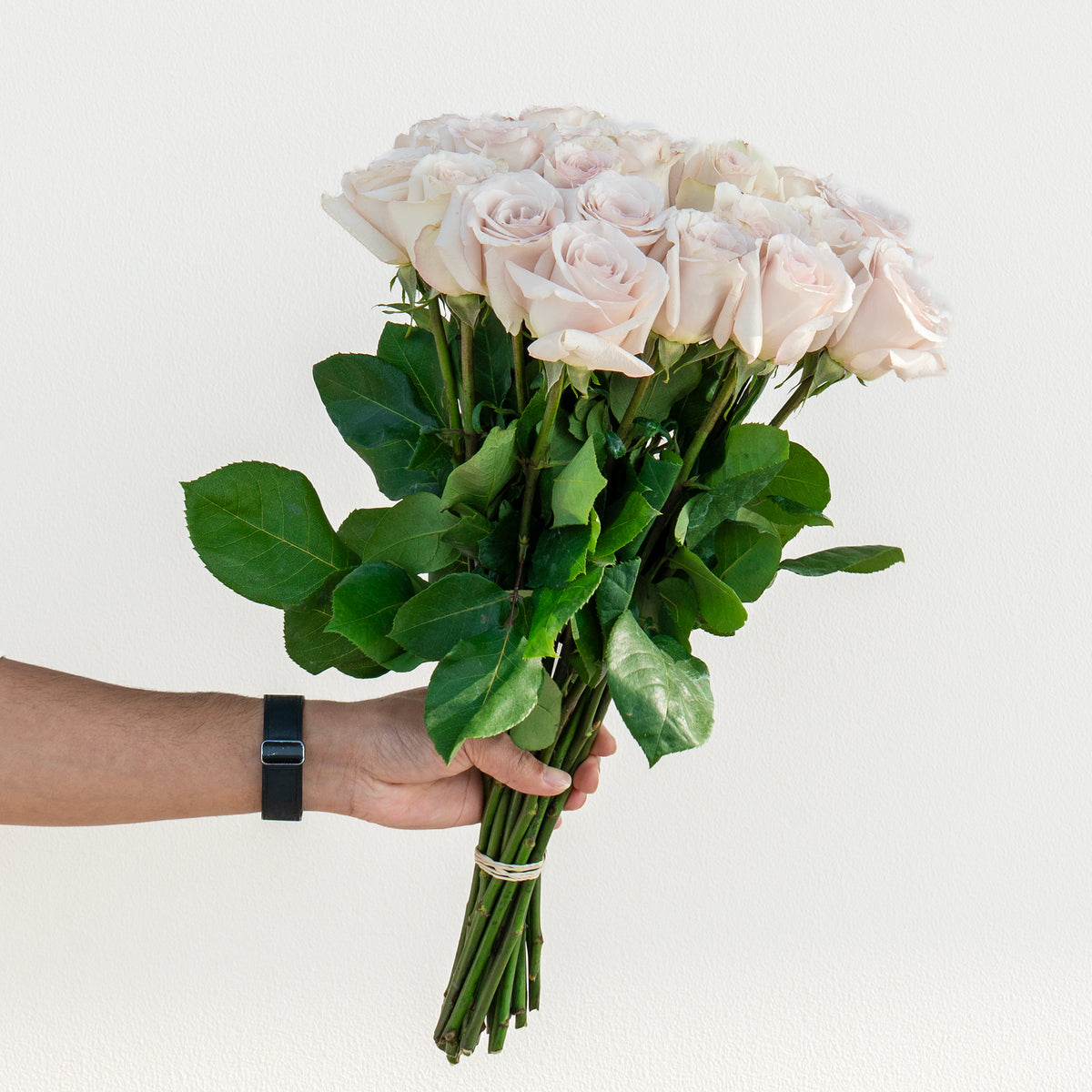 Quicksand Roses luxury flower arrangement with fresh flowers for gifting in Dubai UAE