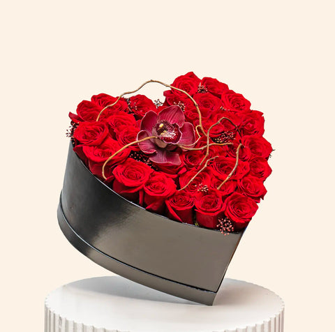 Scarlet Heart Rose Box - Large